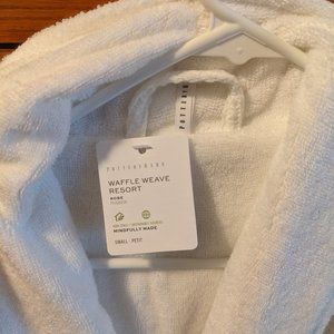 NEW Pottery Barn Waffle Weave Resort Robe SP